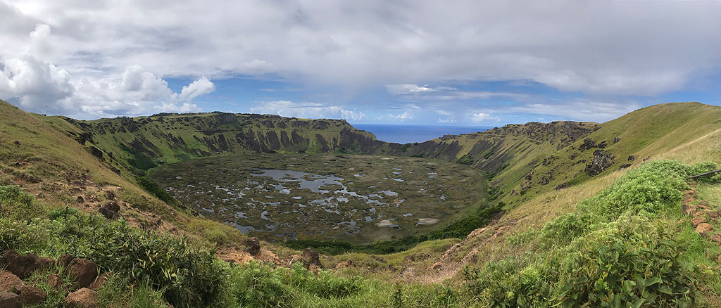 16 Orongo crater