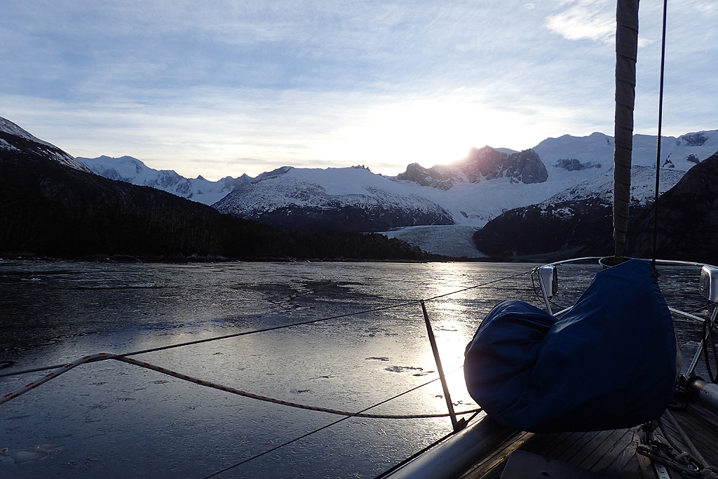 Sonnenaufgang im Eis